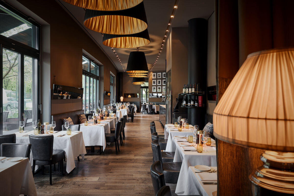 Lobby hotelowe z barem